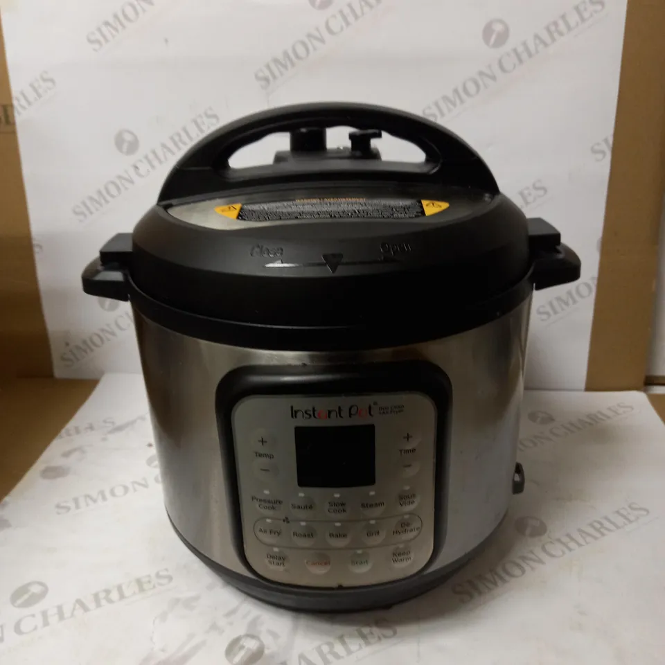 INSTANT POT DUO CRISP AIR FRYER MULTICOOKER