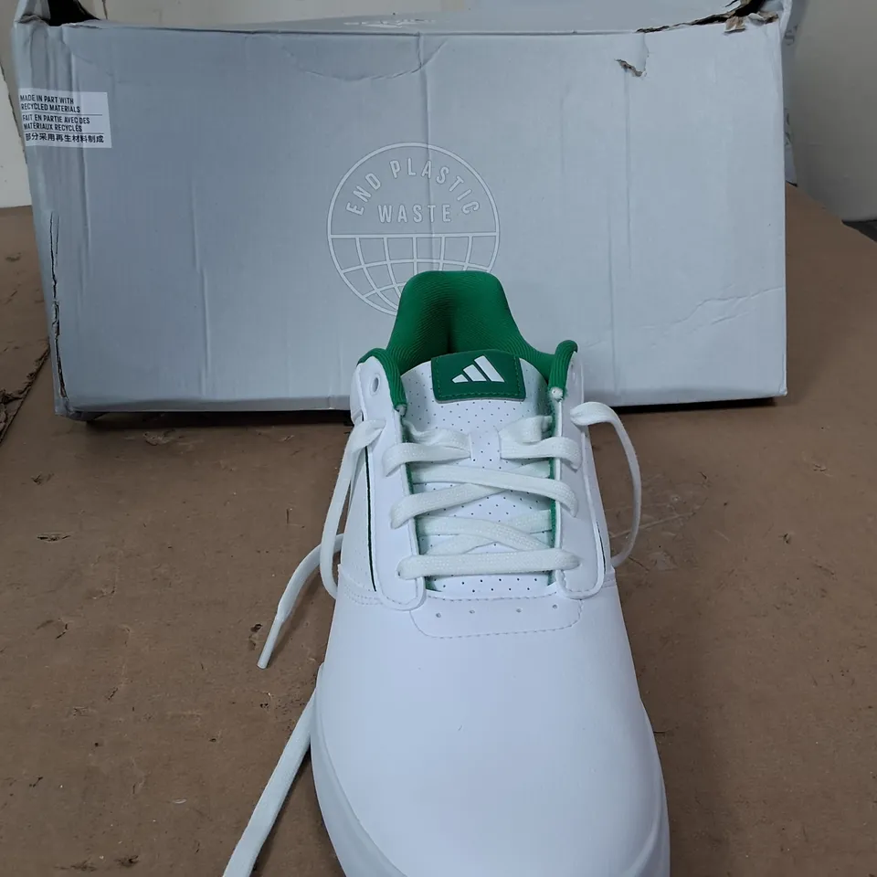 BOXED PAIR OF ADIDAS RETRO CROSS WHITE/GREEN SIZE 10
