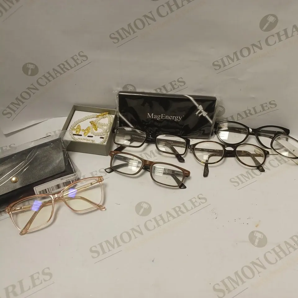 LOT OF APPROXIMATELY 15 ASSORTED GLASSES AND JEWELLERY TO INCLUDE EYESPACE, VIVIENNE WESTWOOD, MARC JACOBS, ETc