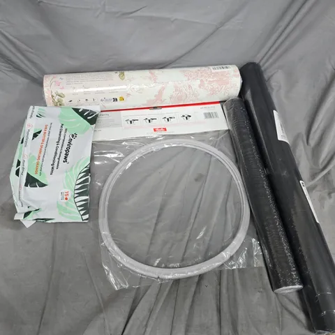 APPROXIMATELY 20 ASSORTED HOUSEHOLD PRODUCTS TO INCLUDE PET CLEANSING & CONDITIONING MITTS, WALLPAPER, SILICONE GASKET, ETC - COLLECTION ONLY