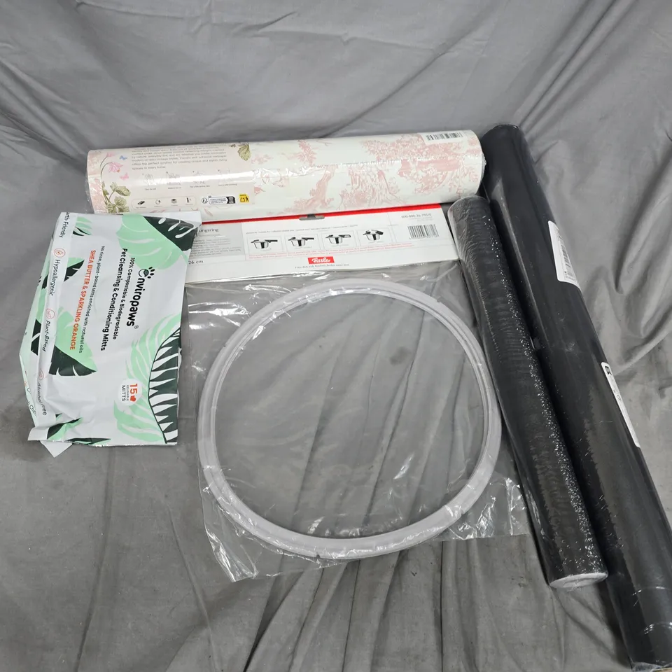 APPROXIMATELY 20 ASSORTED HOUSEHOLD PRODUCTS TO INCLUDE PET CLEANSING & CONDITIONING MITTS, WALLPAPER, SILICONE GASKET, ETC - COLLECTION ONLY