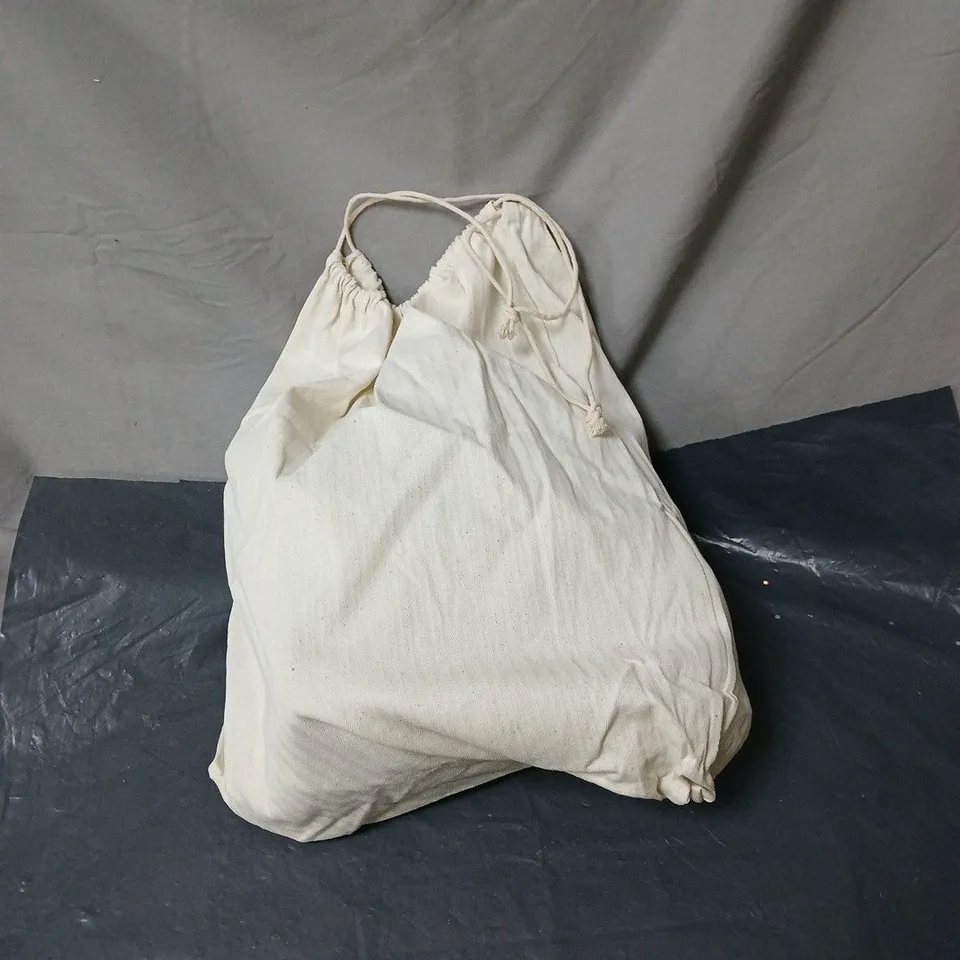 GREY HANDBAG WITH TOP HANDLES, NEW IN PROTECTIVE PLASTIC WRAP + PROTECTIVE LINEN BAG BOXED