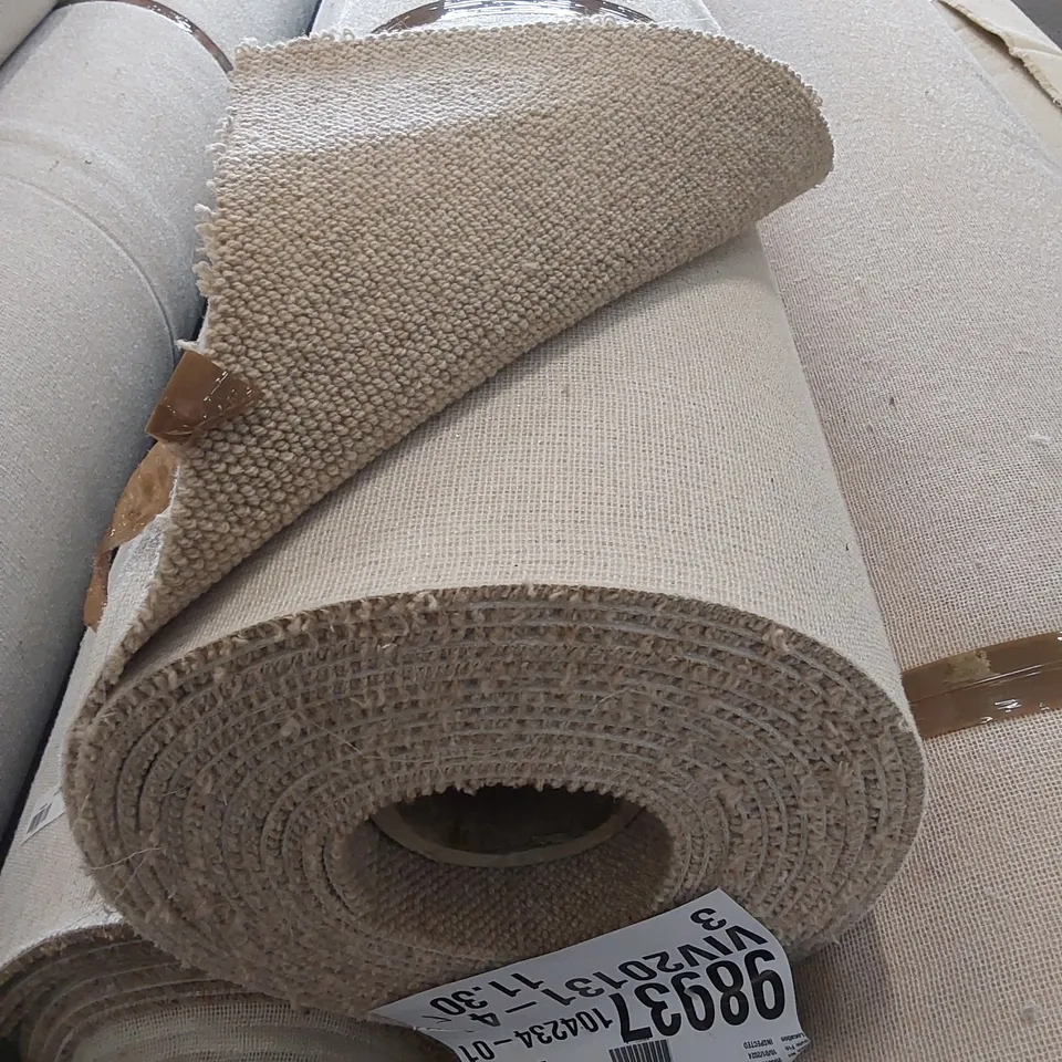 ROLL OF QUALITY BEACHCOMBER BARNACLE CARPET // SIZE: APPROX 4 X 11.3m