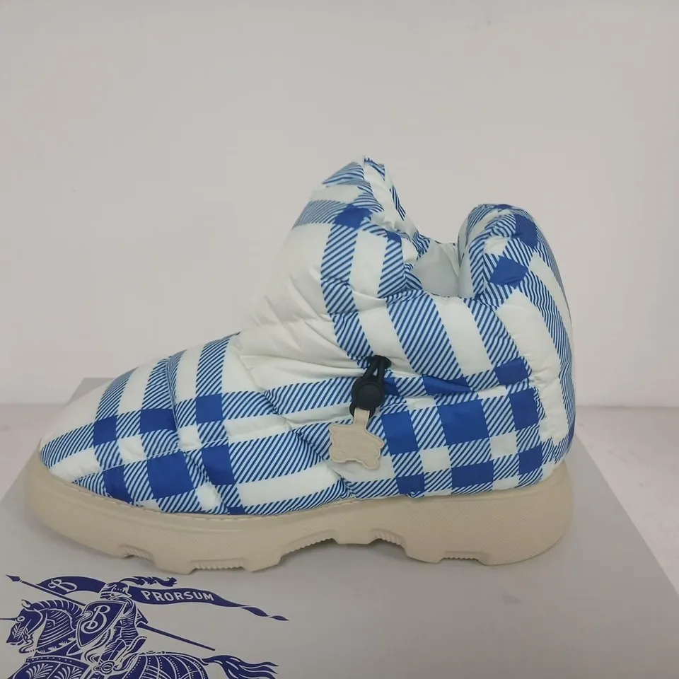BURBERRY PILLOW BOOTS KNIGHT CHECK – UK 12 (EU 46)