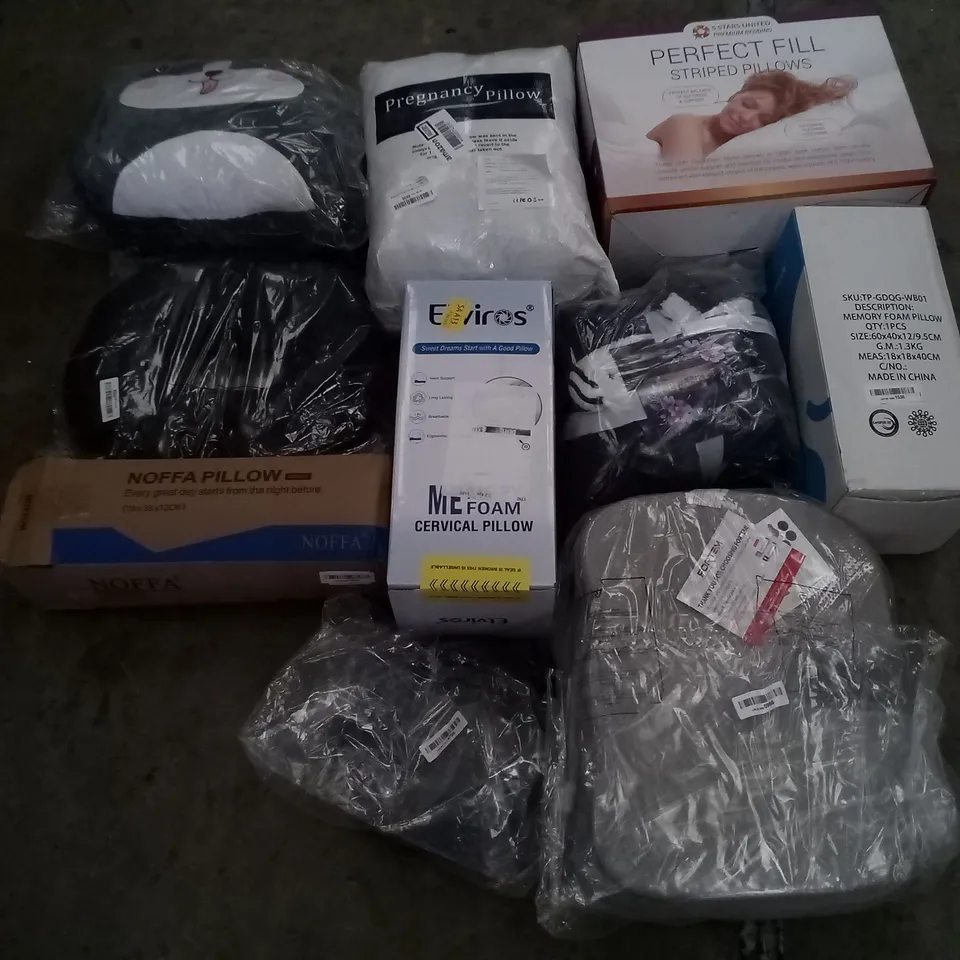 PALLET OF ASSORTED ITEMS INCLUDING NOFFA PILLOW, TAMPOR MEMORY FOAM PILLOW, PREGNANCY PILLOW, ORTHOPEDIC DONUT CUSHION, ELVIROS MEMORY FOAM CERVICAL PILLOW, PERFECT FILL STRIPED PILLOWS