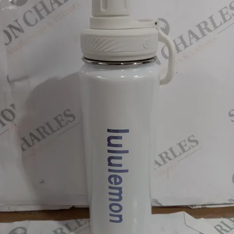 LULULEMON WATER BOTTLE IN WHITE