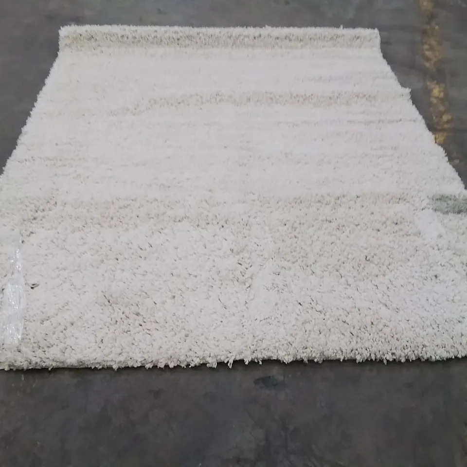 QUALITY DESIGNER AREA RUG APPROXIMATELY 220X160CM