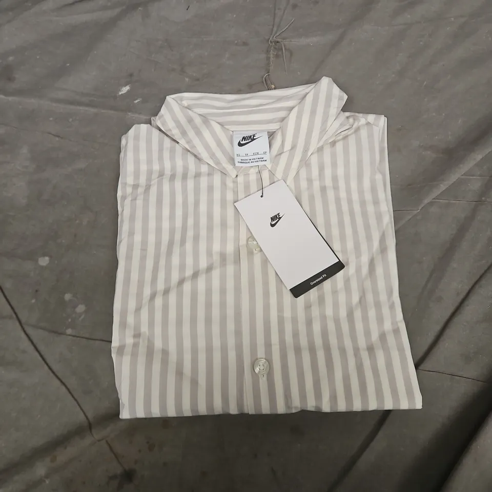 NIKE STRIPED BUTTON-DOWN SHIRT – XS 