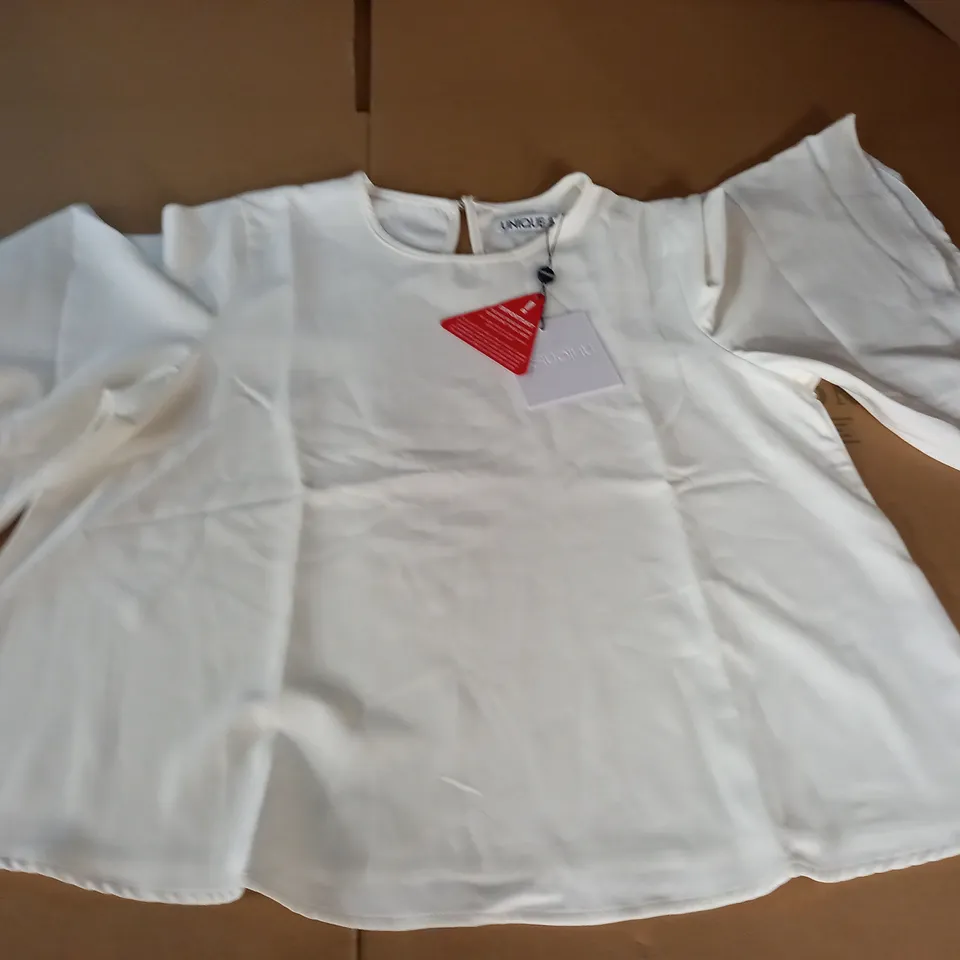 UNIQUE 21 WHITE BUTTERFLY SLEEVE CROP TOP - 12
