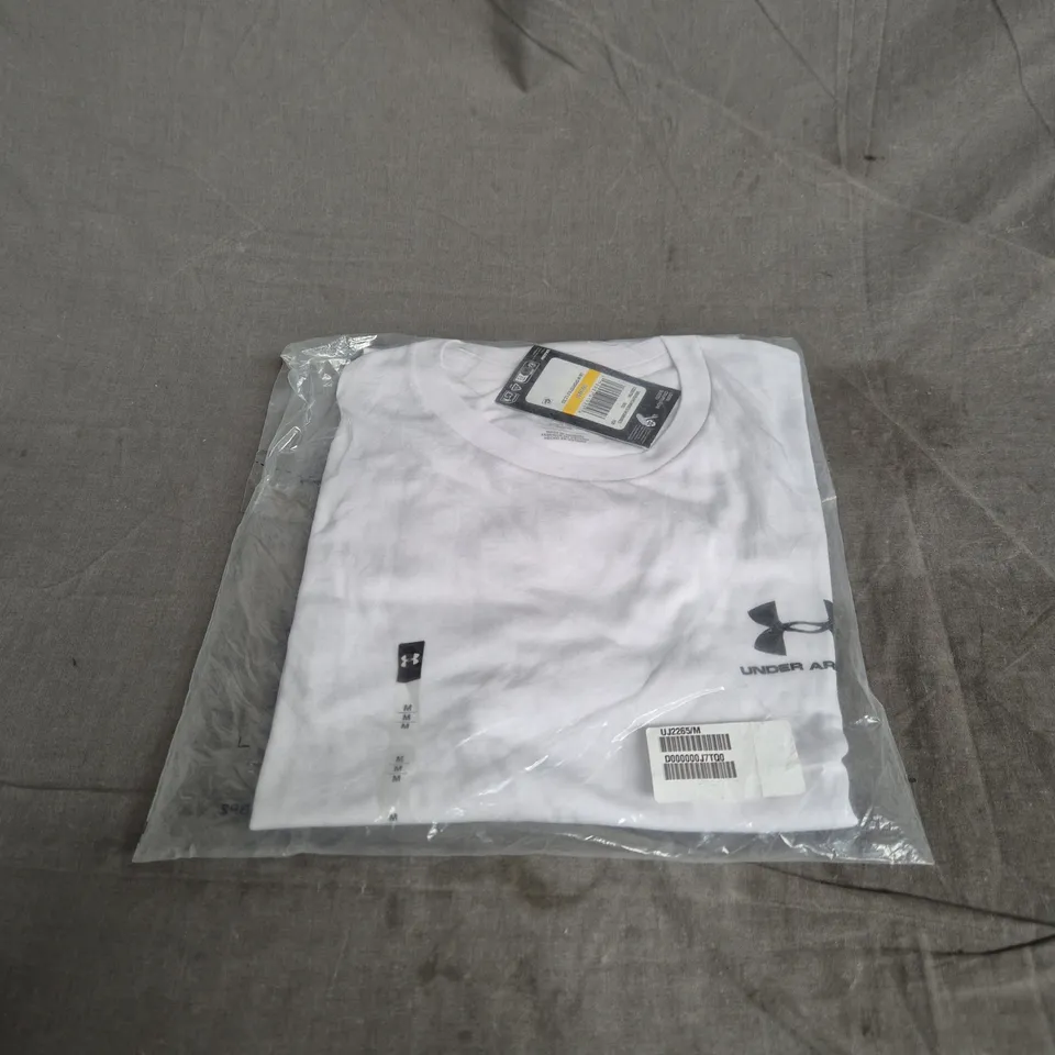 UNDER ARMOUR MEN’S SPORTSTYLE LC SHORT SLEEVE T-SHIRT – WHITE, SIZE M