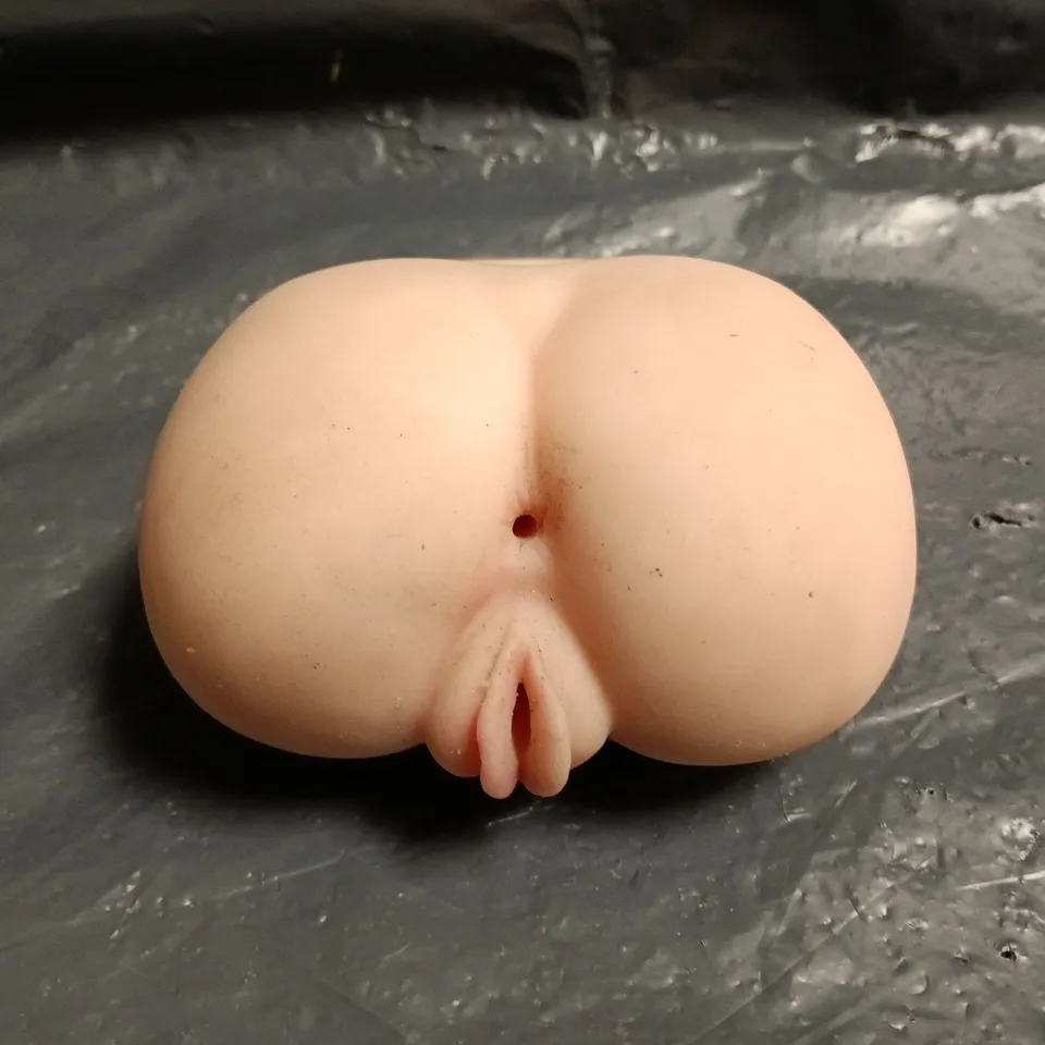 SILICONE ADULT SEX TOY – FEMALE BUTTOCKS WITH VAGINAL OPENING