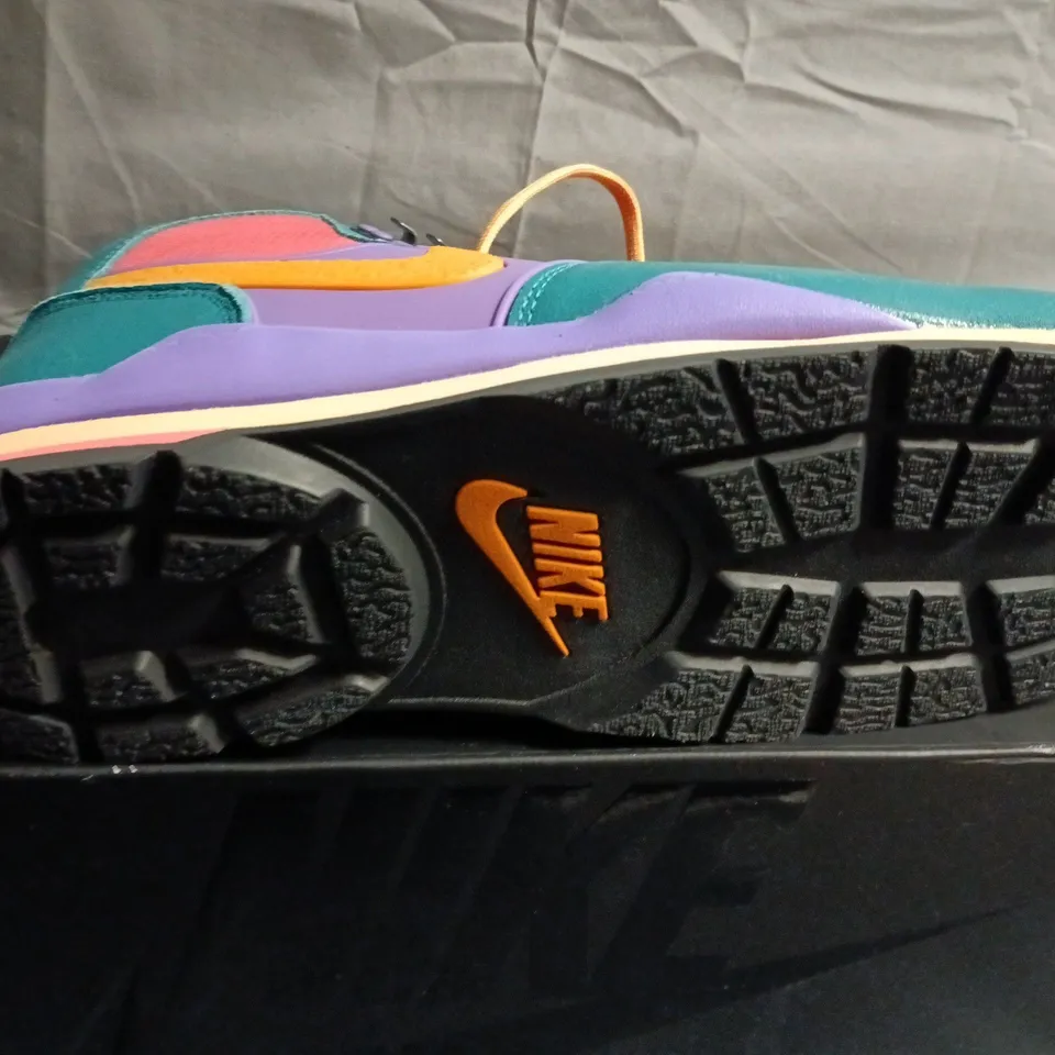 BOXED PAIR OF NIKE HIGH-TOP SNEAKERS - UK SIZE 9.5