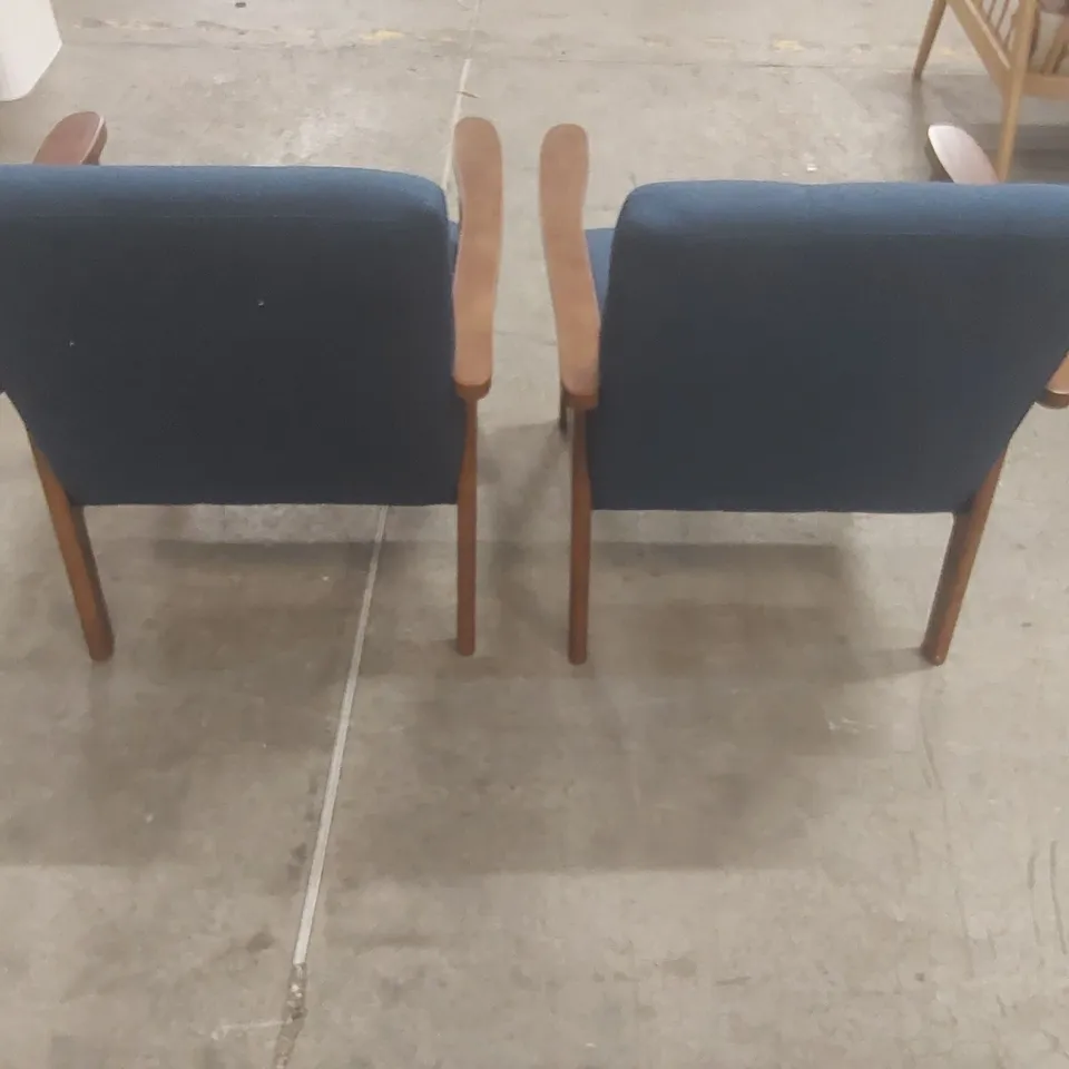 SET OF 2 66CM WIDE MID-CENTURY ACCENT CHAIRS WITH WOODEN ARMRESTS & TUFTED UPHOLSTERED SEAT