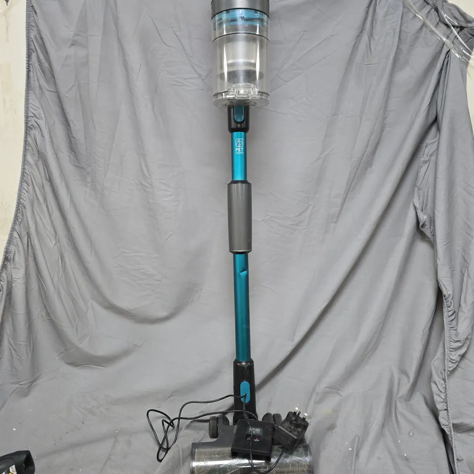 VAX HOMEPRO CORDLESS VACUUM CLEANER – TEAL/BLACK, WITH CHARGING DOCK