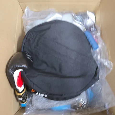 BOX OF APPROXIMATELY 15 ASSORTED HOUSEHOLD ITEMS 