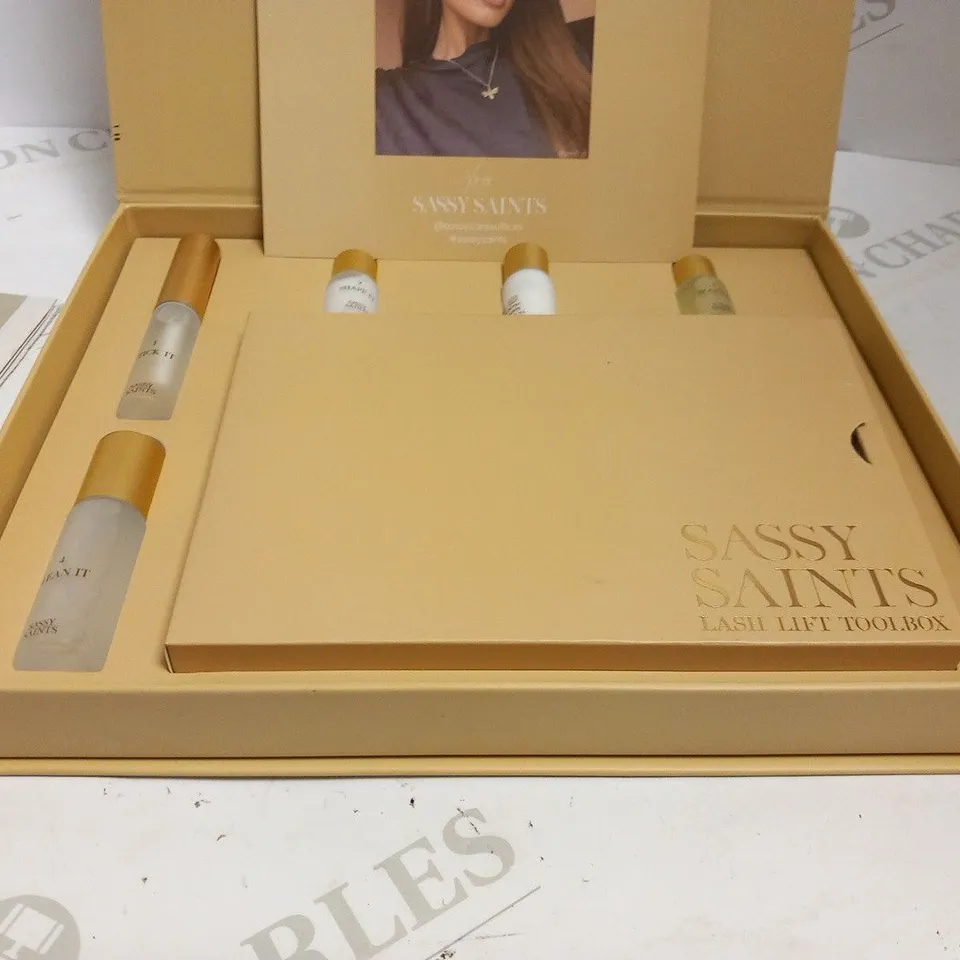BOXED SASSY SAINT BROW LIFT KIT 