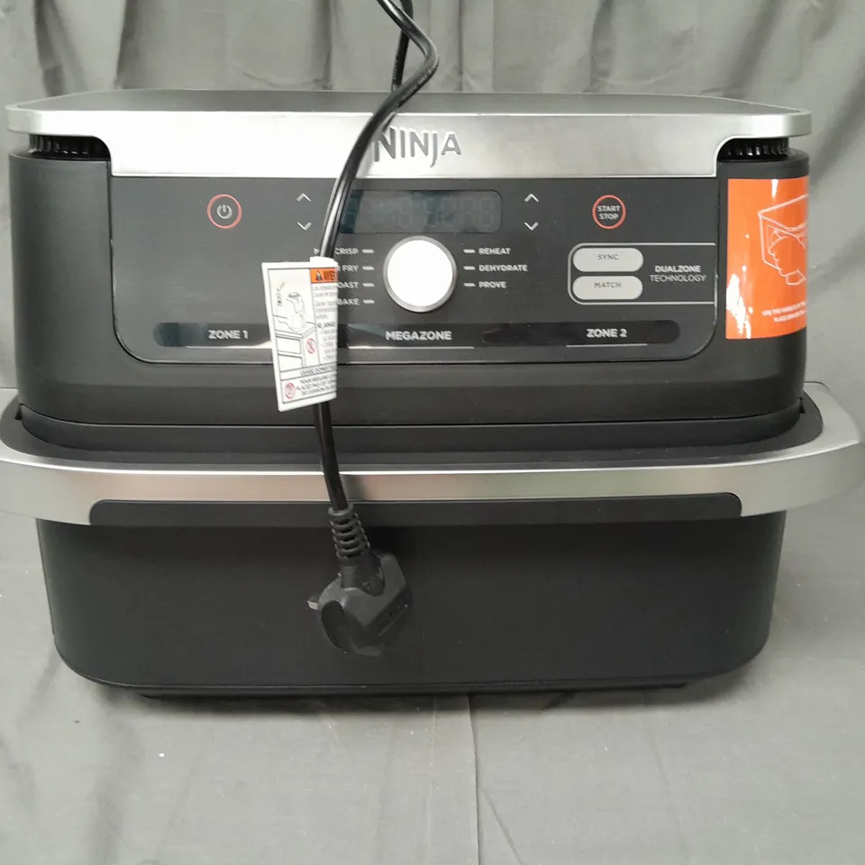 BOXED NINJA 10.4L FOODI FLEXDRAWER DUAL AIR FRYER AF500UK IN BLACK