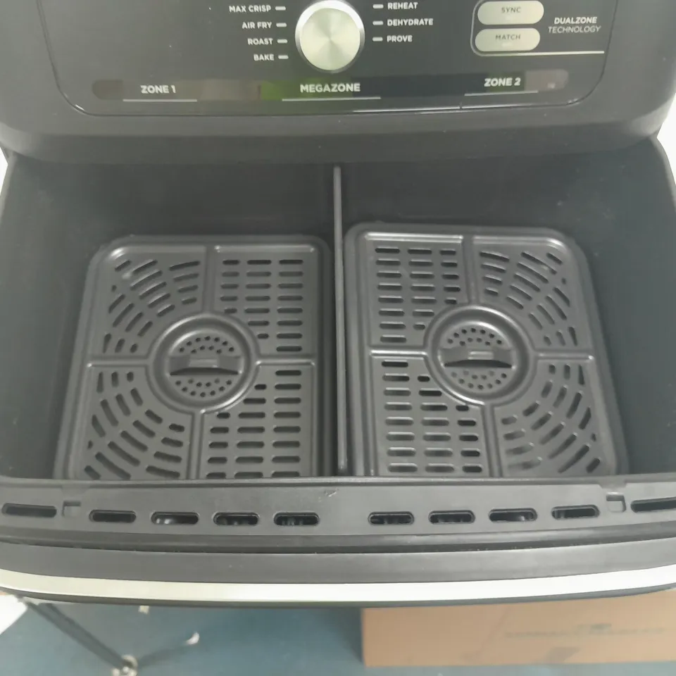 BOXED NINJA 10.4L FOODI FLEXDRAWER DUAL AIR FRYER IN BLACK AF500UK