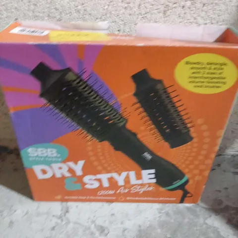 BOXED SBB STYLE TOOLS DRY AND STYLE 1200W STYLER