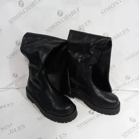 PAIR OF H+M BLACK BOOTS SIZE 7