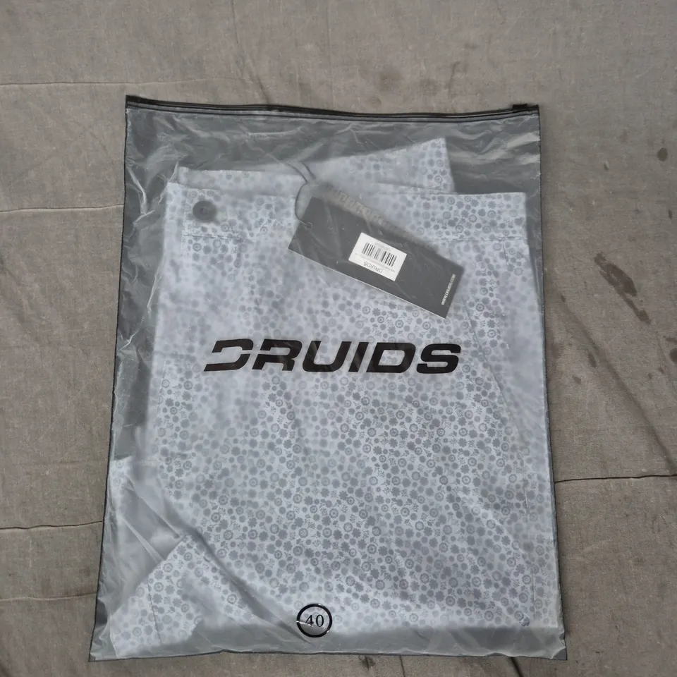 DRUIDS HERITAGE BOTANIC SHORTS IN GREY SIZE 40