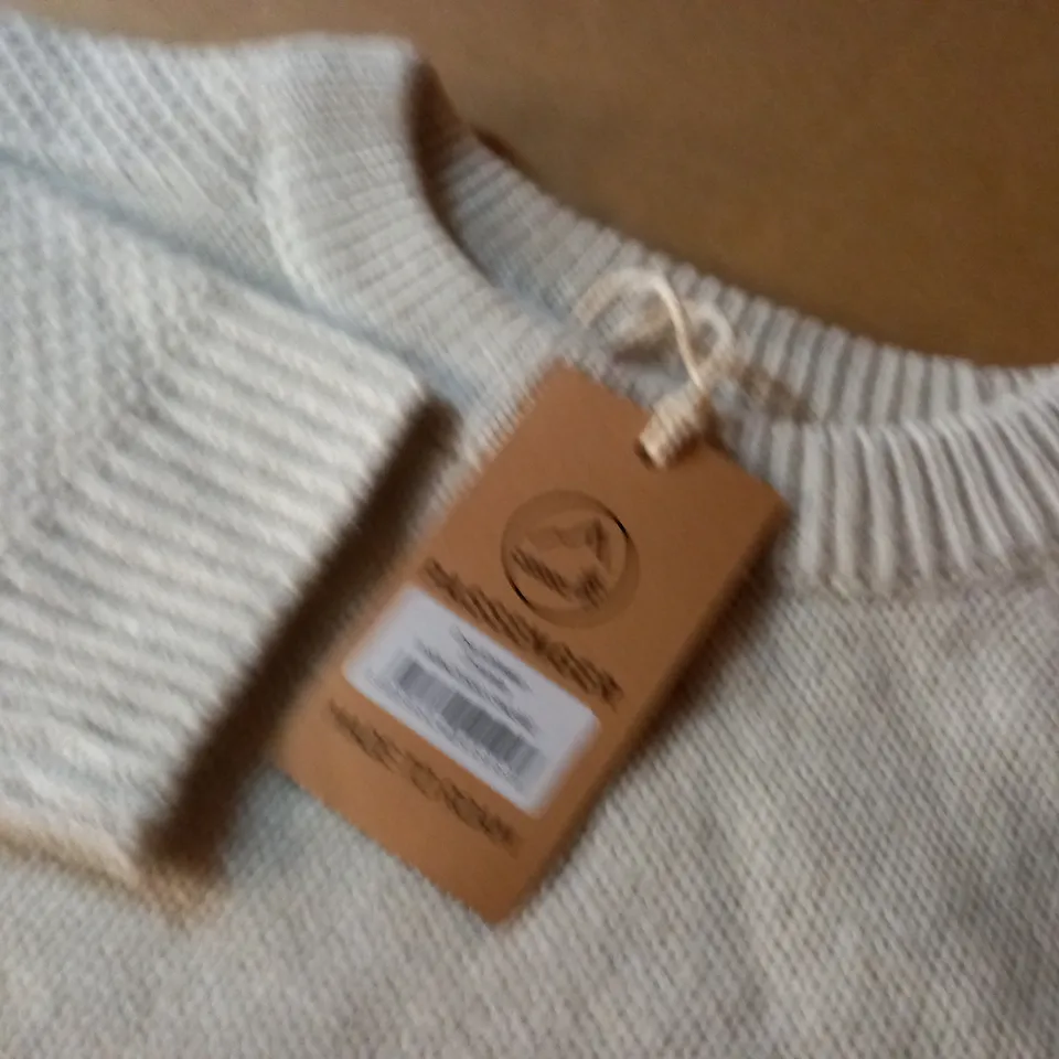 PASSENGER COVE KNITWEAR JUMPER IN OFF WHITE - M