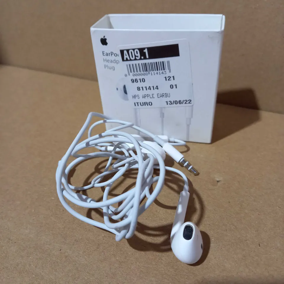 APPLE EARPODS WITH 3.5MM HEADPHONE PLUG