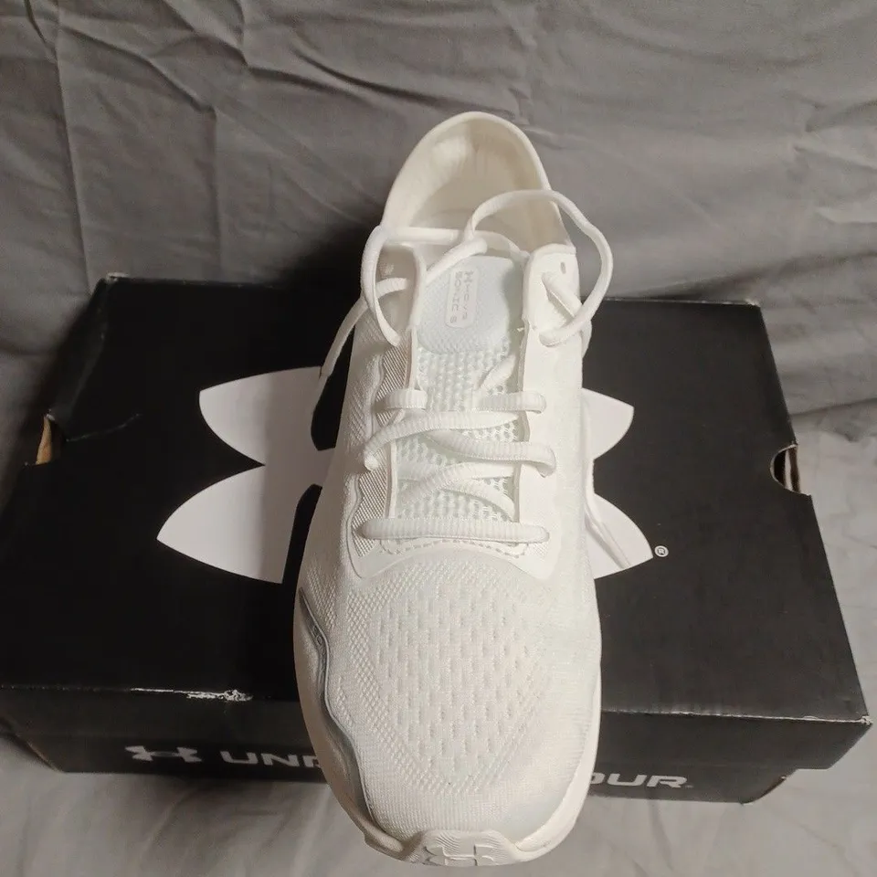 BOXED PAIR OF UNDER ARMOUR HOVR SONIC 6 SHOES – MEN’S RUNNING SHOES - UK SIZE 7.5