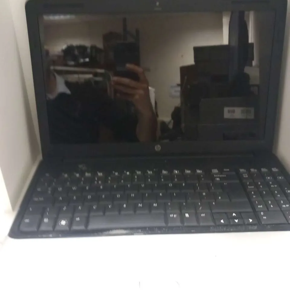 HP VR523EA LAPTOP 