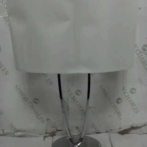 UTARA TABLE LAMP POLISHED CHROME WITH SHADE