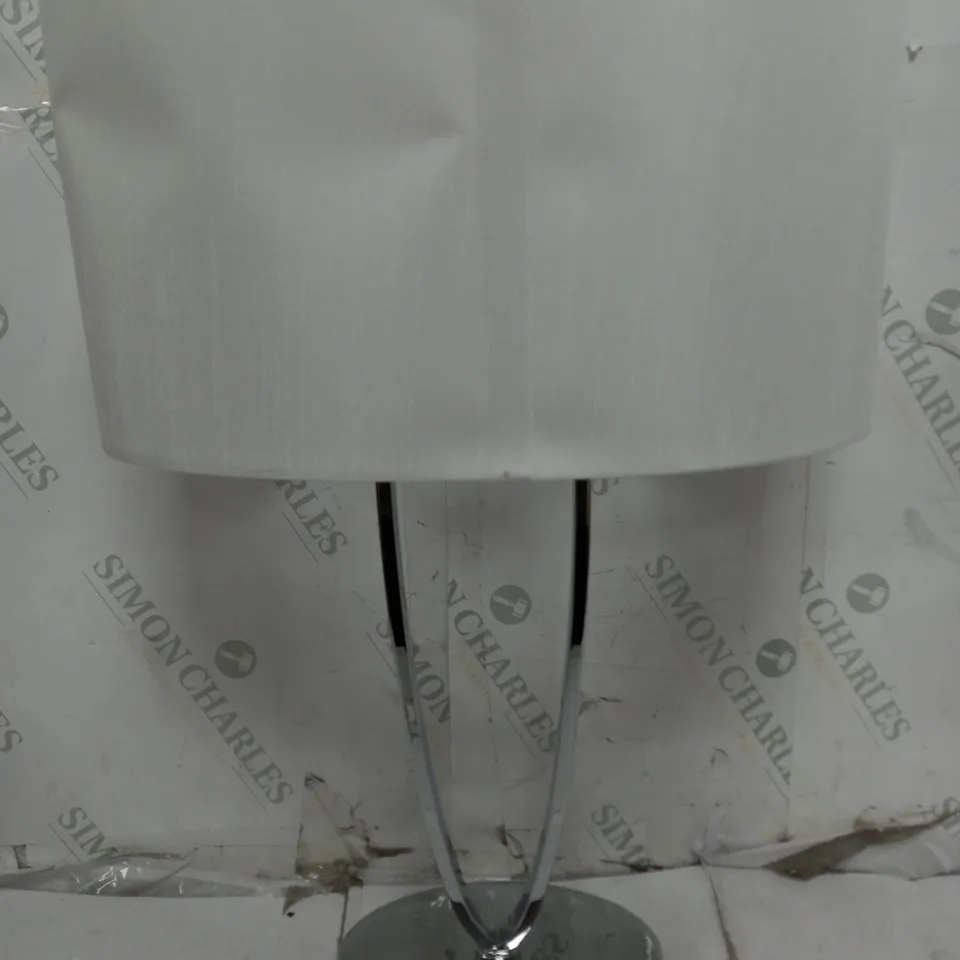 UTARA TABLE LAMP POLISHED CHROME WITH SHADE