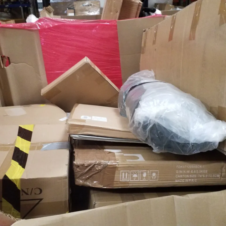 PALLET CONTAINING ASSORTED PRODUCTS INCLUDING FOLDING PLAYMAT, 50M ROTARY DRYER+SPIKE&COVER, FOLDING CAMPING COT, POP UP TENT & ROLLER BLIND