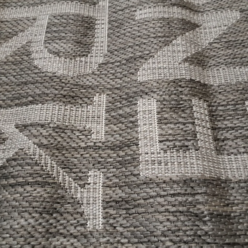 BRAND NEW PACO COUNTRY RUG IN GREY - 160X220CM