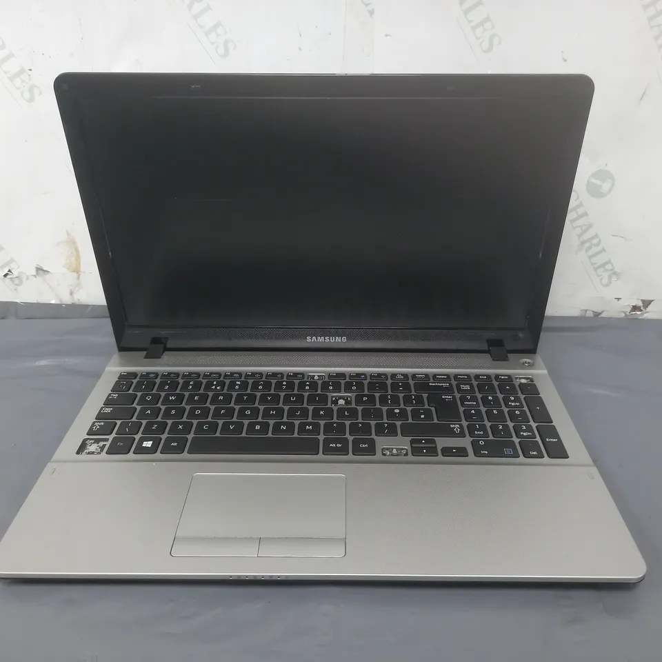 SAMSUNG 370R4E/370R4V/370R5E/3570RE/370R5V 15 INCH	I3-3110M 2.40GHZ