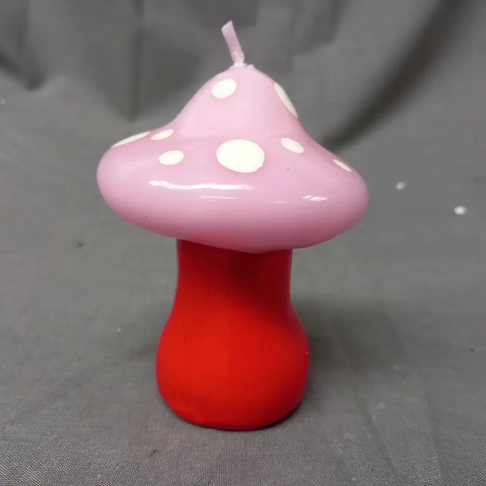 BOXED HELIO FERRETTI SMALL VELA MUSHROOM CANDLE IN PINK/RED