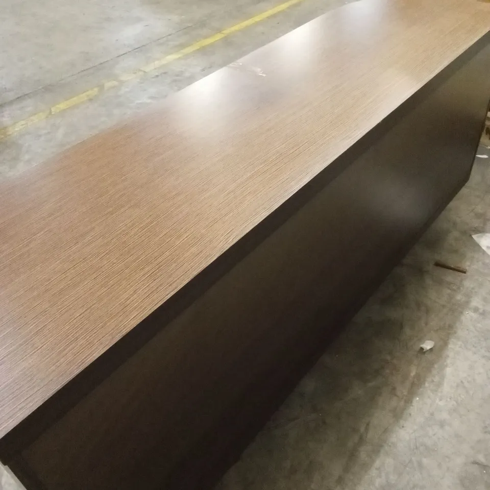 DESIGNER LARGE 4-DOOR SIDEBOARD