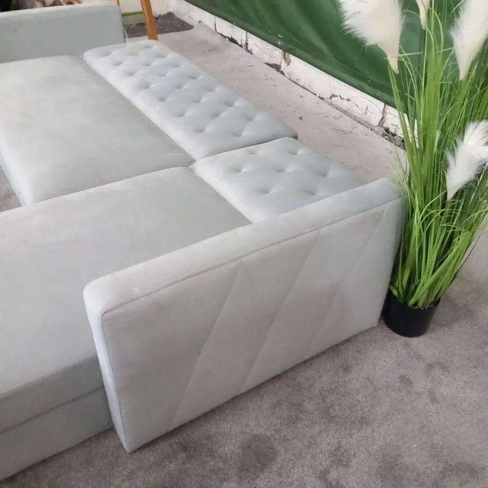 DESIGNER GREY FABRIC REVERSIBLE SLEEPER CORNER SOFA