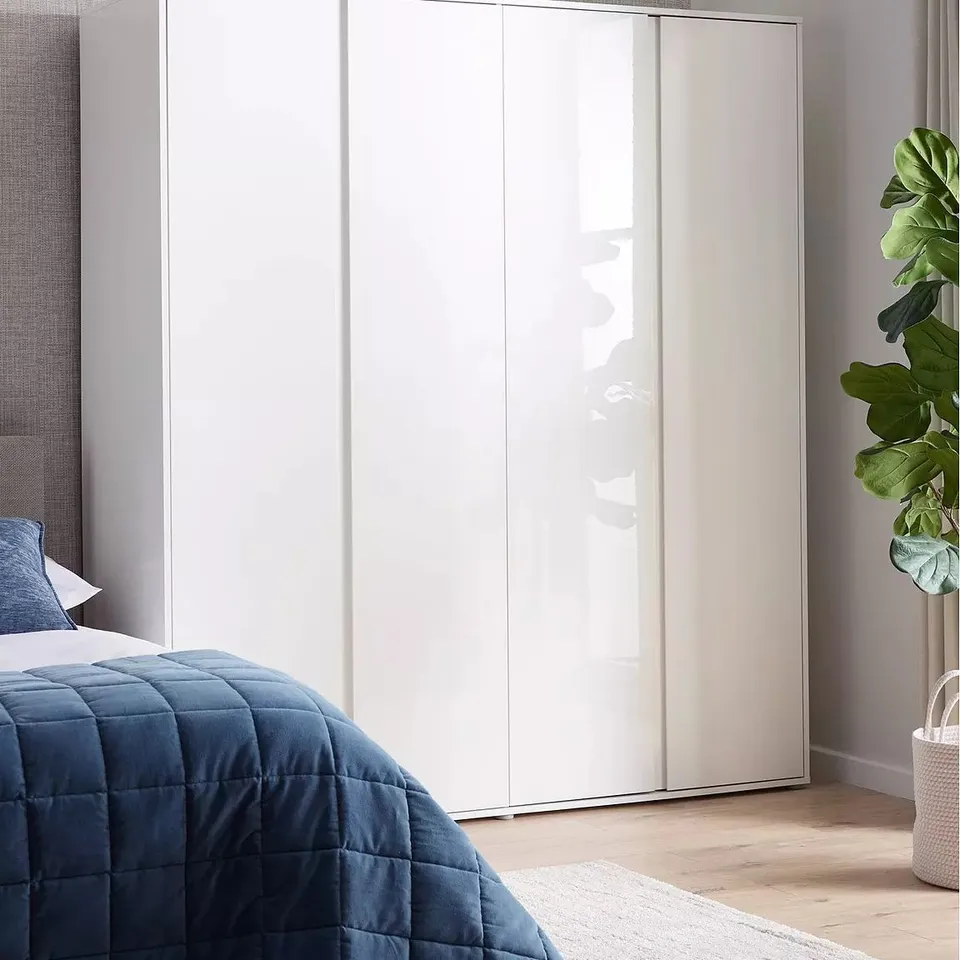 BOXED LAYTON GLOSS 4 DOOR WARDROBE WITH INTERNAL 4 DRAWER CHEST - WHITE (5 BOXES)