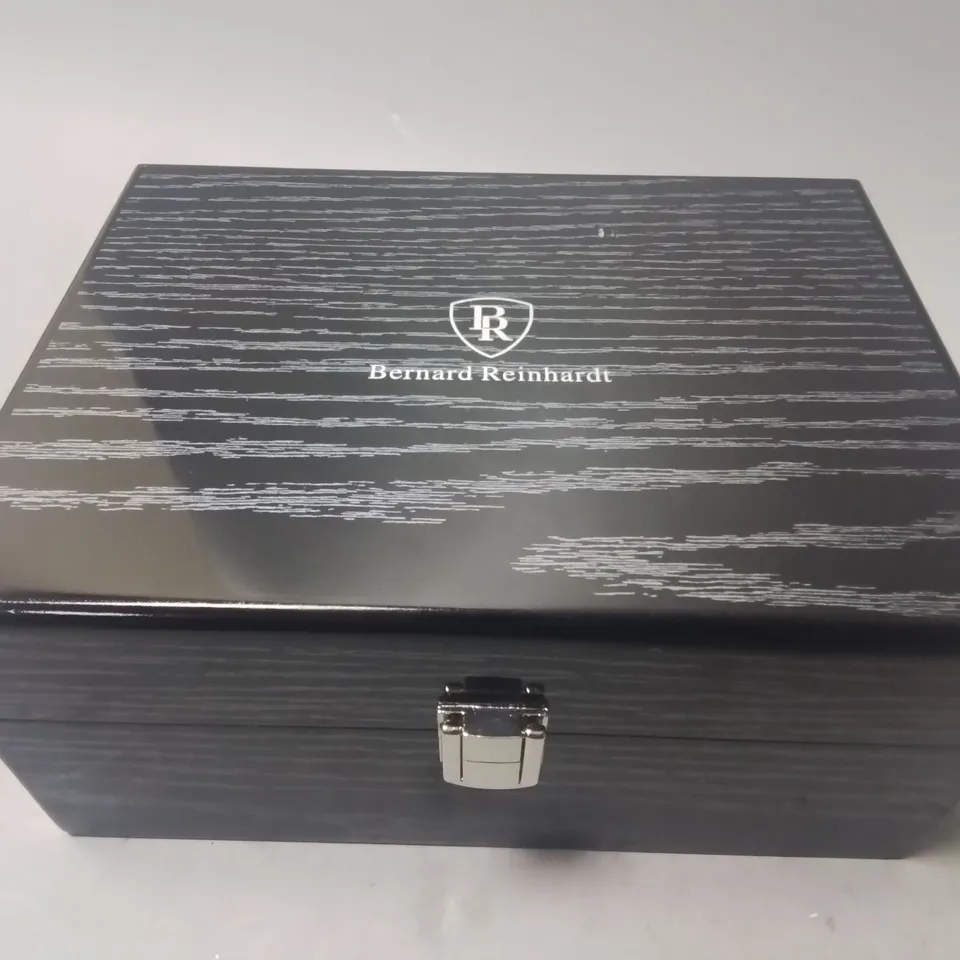 BERNARD REINHARDT STAINLESS STEEL GENTS WATCH WITH SWISS MOVEMENT AND METAL STRAP IN WOODEN GIFT BOX