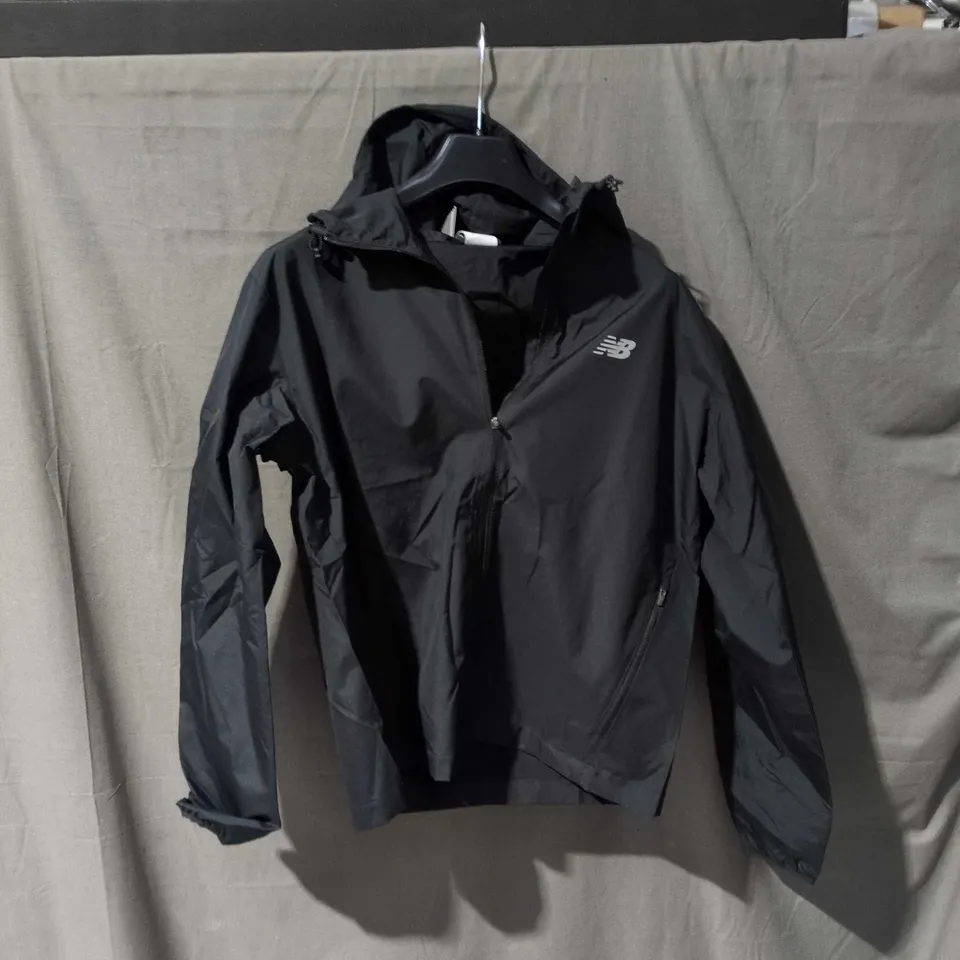 NEW BALANCE WATER DEFY JACKET – BLACK – UK SIZE S