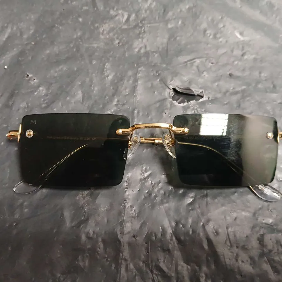 BOXED MELLER SUNGLASSES
