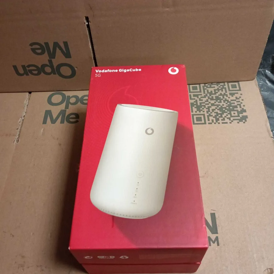 Vodafone GigaCube 5G Router – White, Boxed