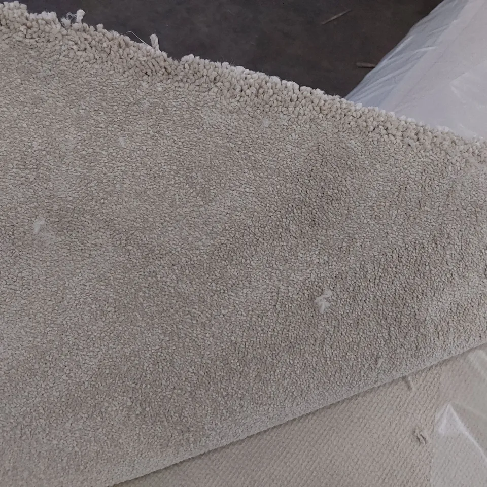 ROLL OF QUALITY HEARTLANDS BAYTON CARPET APPROXIMATELY 5M × 6.12M