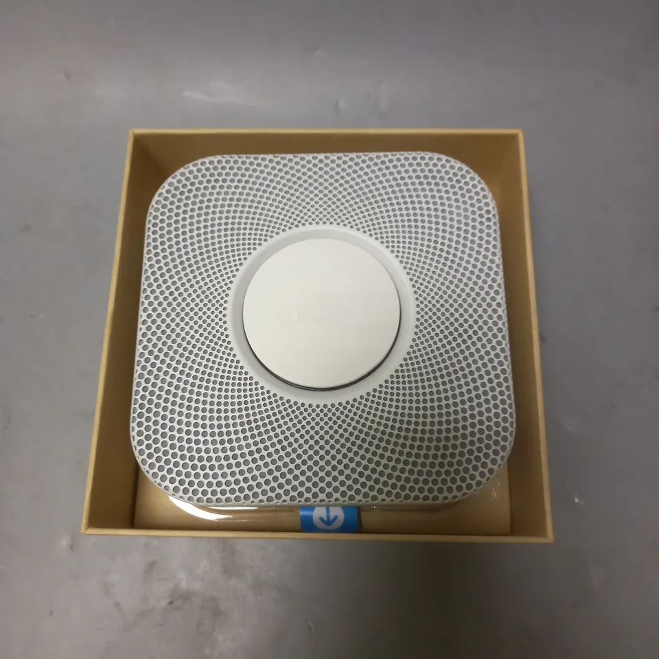 NEST PROTECT SMOKE AND CARBON MONOXIDE DETECTOR