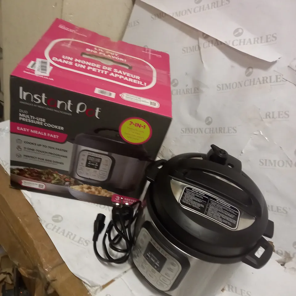 INSTANT POT DUO MINI PRESSURE COOKER