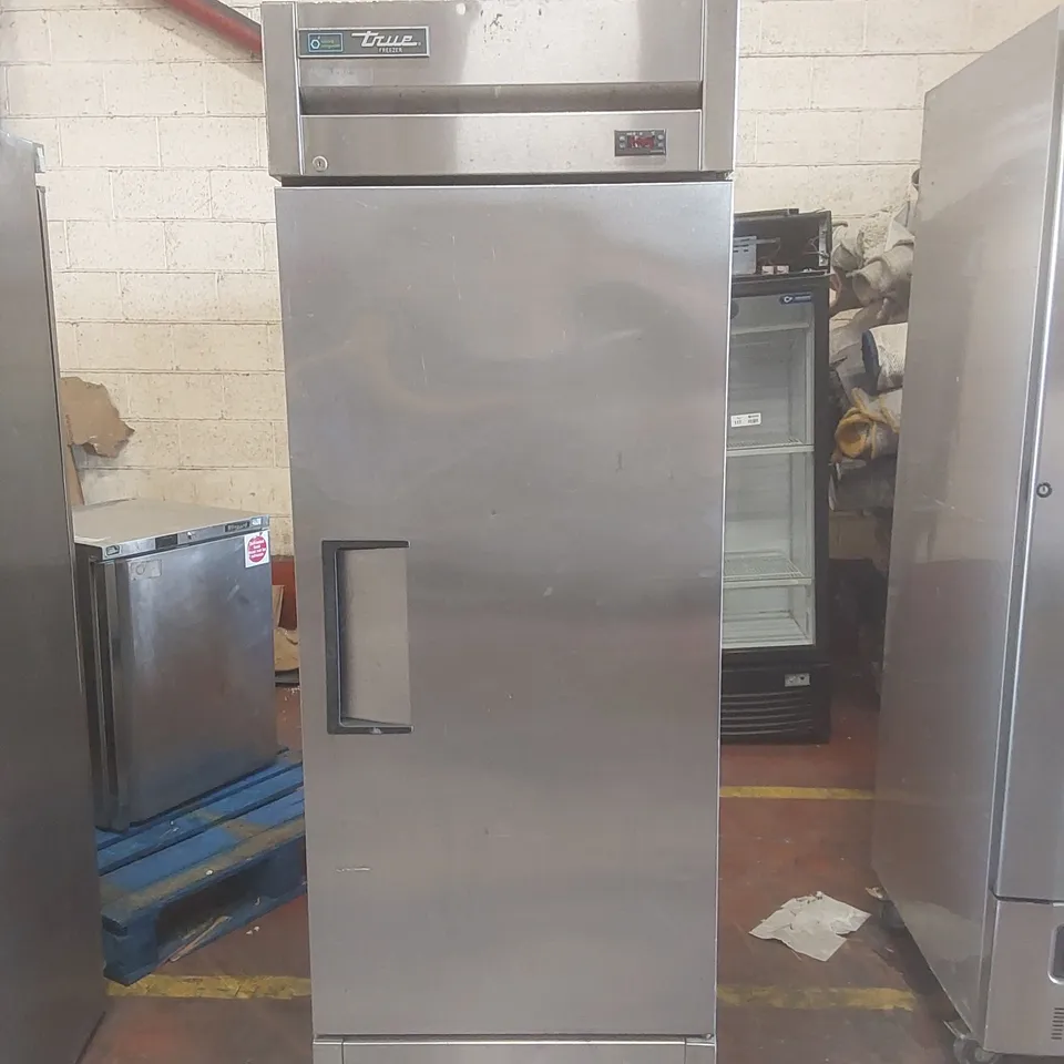 TRUE COMMERCIAL UPRIGHT FREEZER