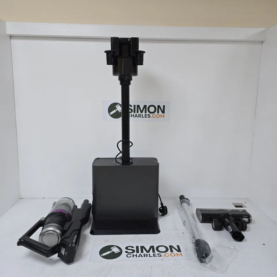 EUREKA DS001-EU BASE STATION WITH BP28225A LI-ION BATTERY AND CLEANING ACCESSORIES