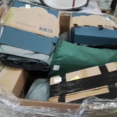 PALLET TO CONTAIN A LARGE QUANTITY OF AIR BEDS 