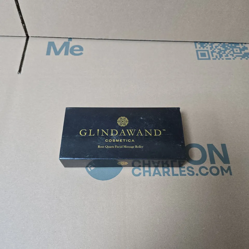 GLINDAWAND COSMETICA ROSE QUARTZ FACIAL MASSAGE ROLLER – DUAL-ENDED, IN BOX