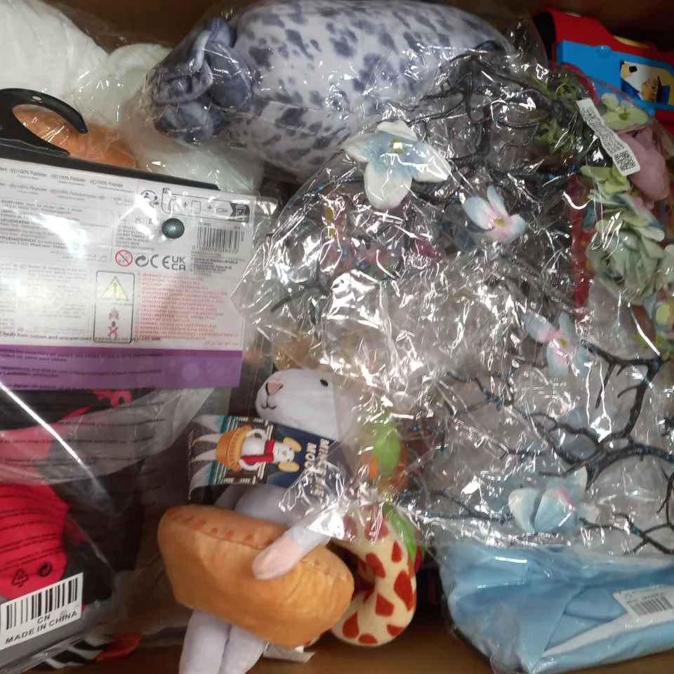 BOX OF APPROXIMATELTY 30 ASSORTED TOYS AND GAMES TO INCLUDE UNO FLIP, DEBATABLE PARTY GAME, SILISHAPES SENSORY CIRCLES, ETC